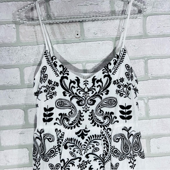 Savanna Jane Black and White Embroidered Sleeveless Mini Dress Size M - Picture 3 of 7